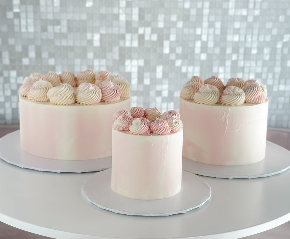 
            
                Load image into Gallery viewer, Pink Champagne Cake
            
        