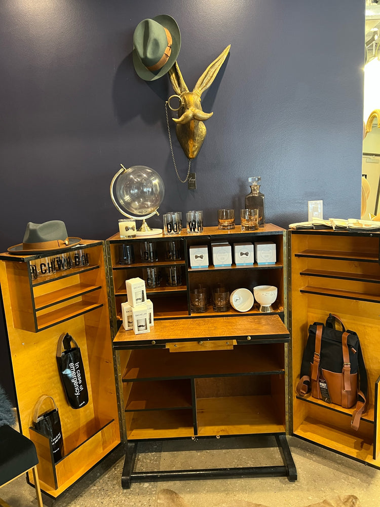 Fold-up Bar/Desk
