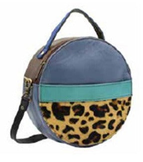 
            
                Load image into Gallery viewer, Round Leather Purse
            
        